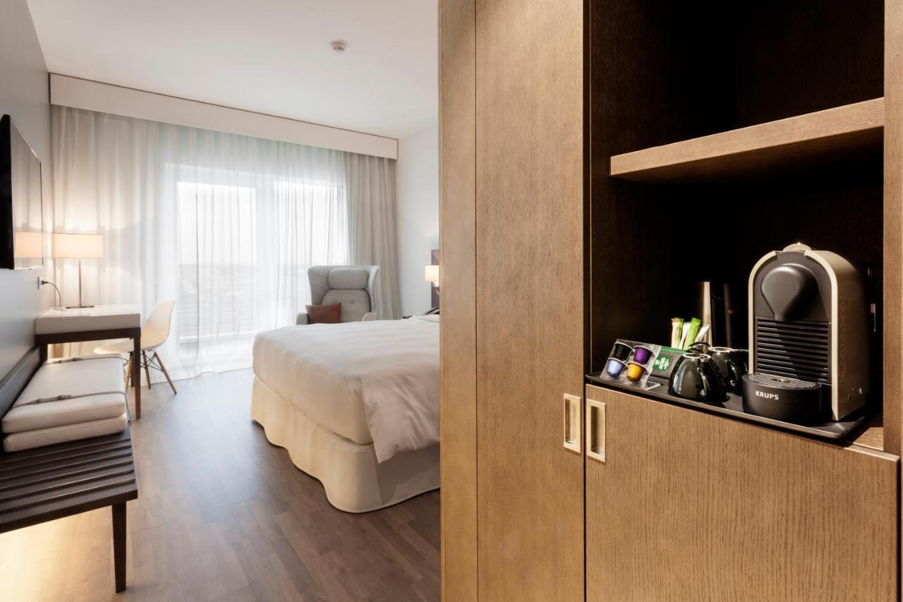 Ac Hotel By Marriott Paris Le Bourget Airport Dugny Bagian luar foto