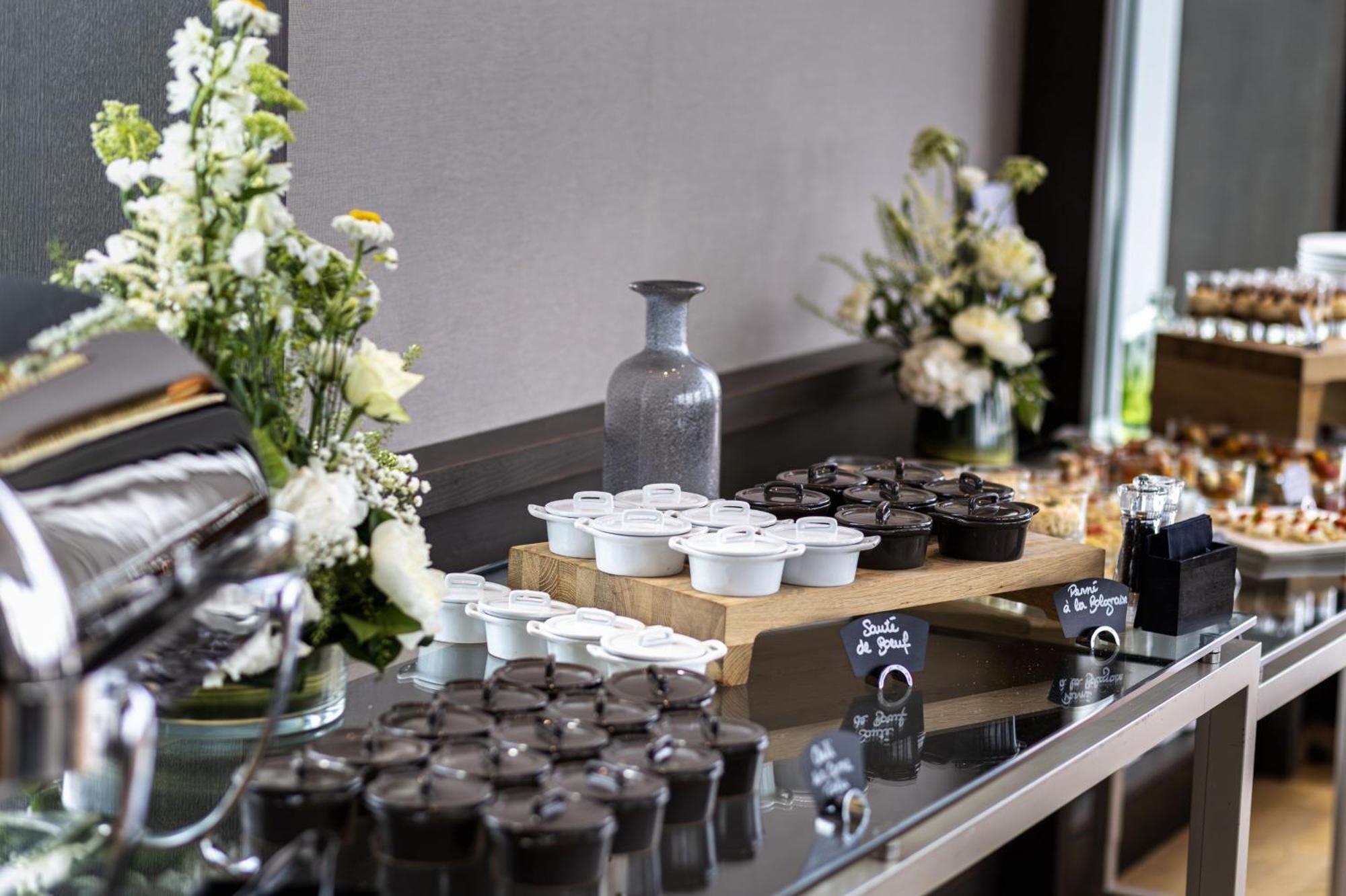 Ac Hotel By Marriott Paris Le Bourget Airport Dugny Bagian luar foto