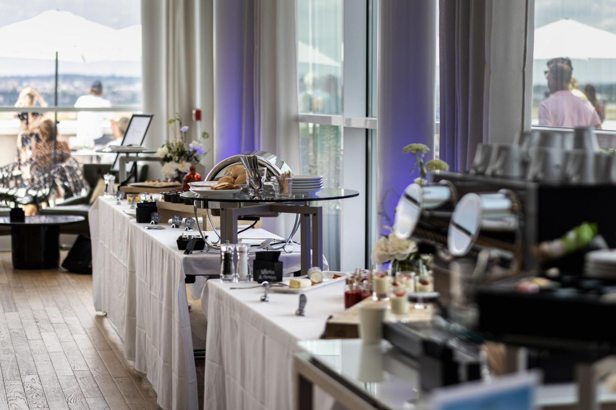 Ac Hotel By Marriott Paris Le Bourget Airport Dugny Bagian luar foto