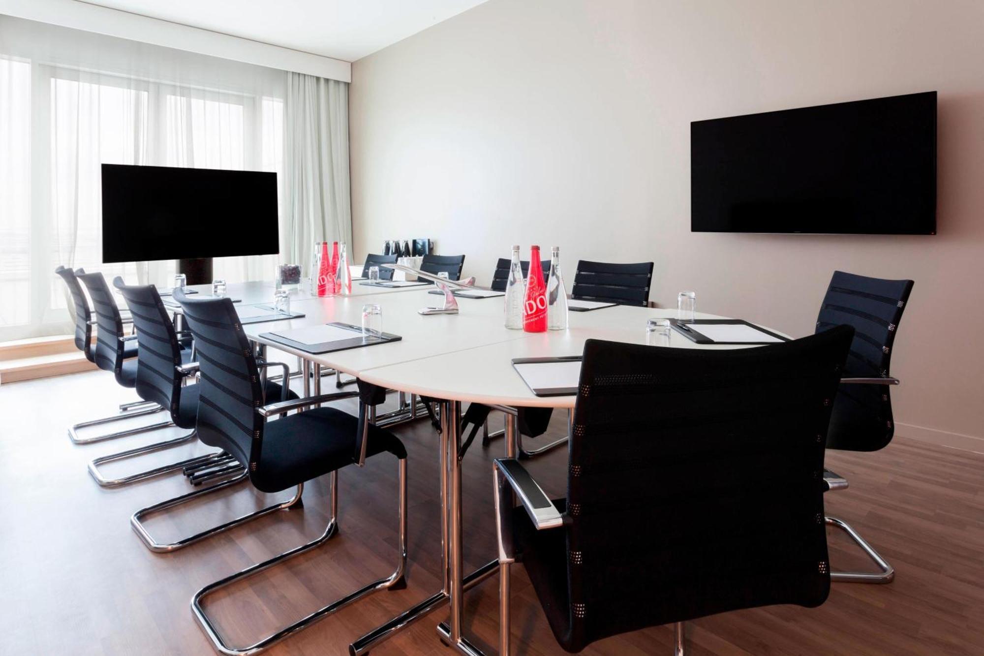 Ac Hotel By Marriott Paris Le Bourget Airport Dugny Bagian luar foto