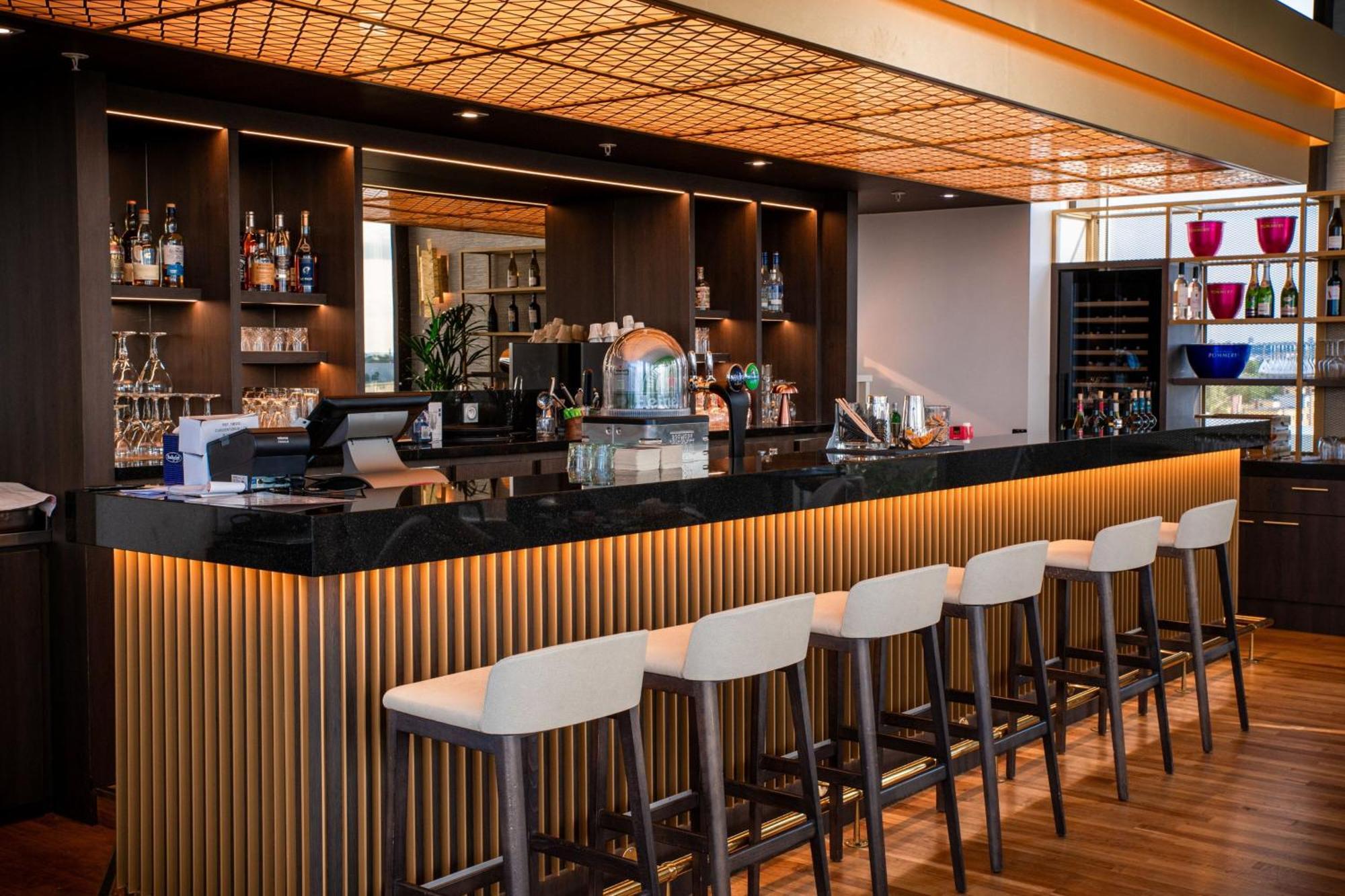 Ac Hotel By Marriott Paris Le Bourget Airport Dugny Bagian luar foto
