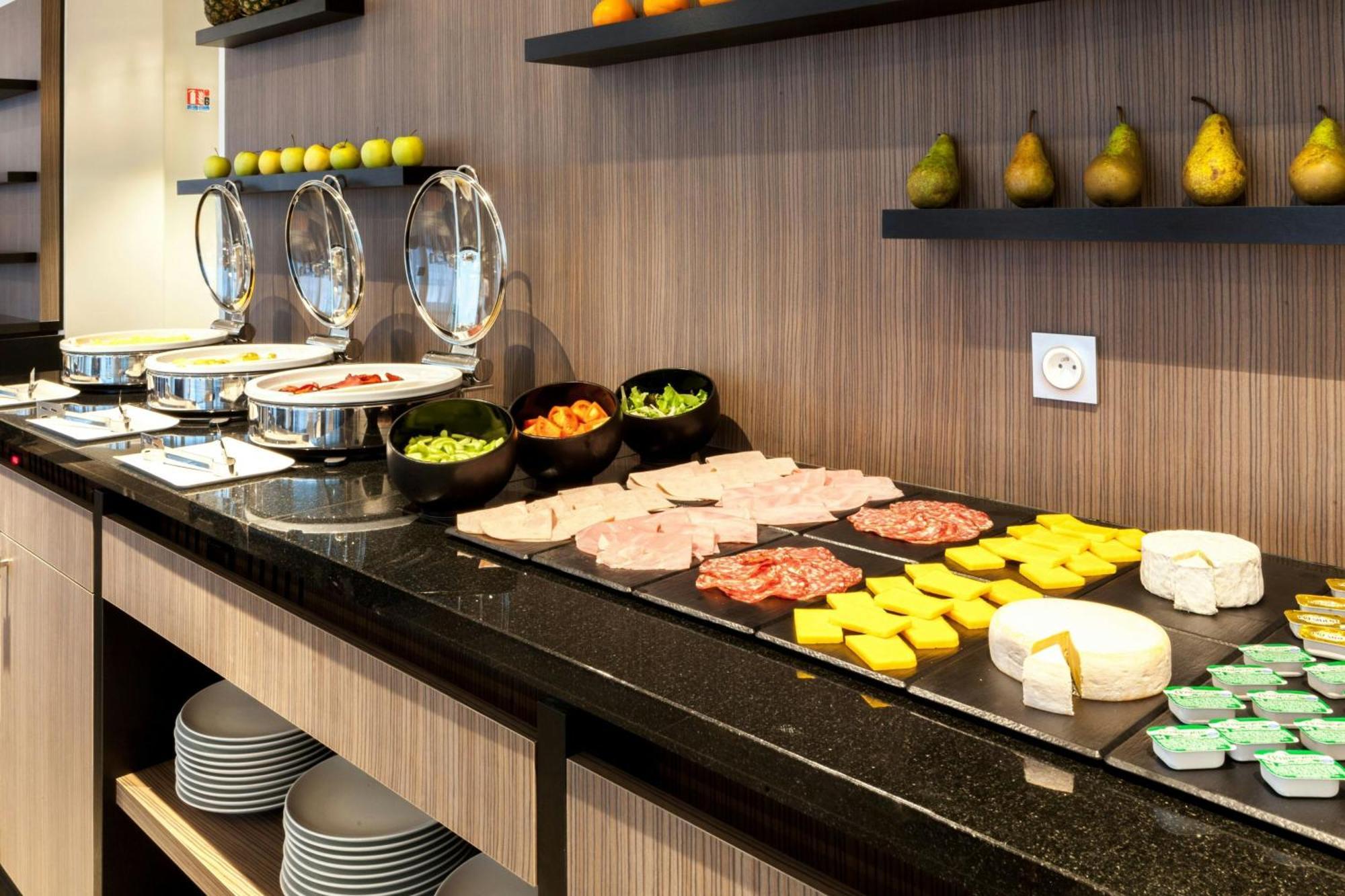 Ac Hotel By Marriott Paris Le Bourget Airport Dugny Bagian luar foto