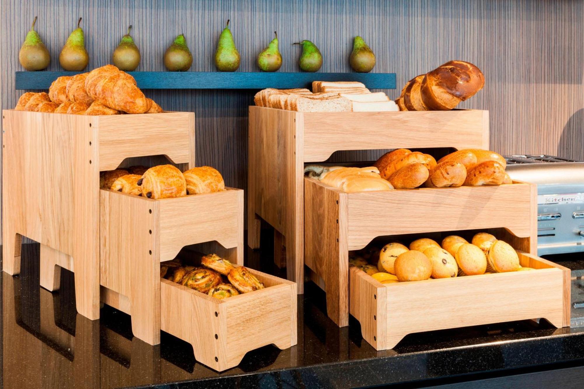 Ac Hotel By Marriott Paris Le Bourget Airport Dugny Bagian luar foto