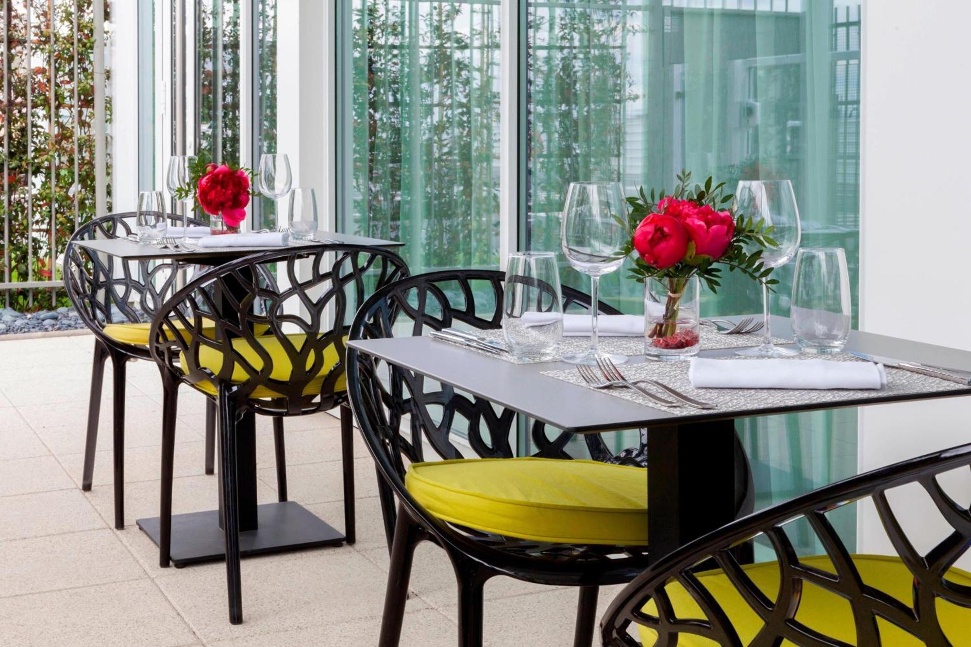 Ac Hotel By Marriott Paris Le Bourget Airport Dugny Bagian luar foto