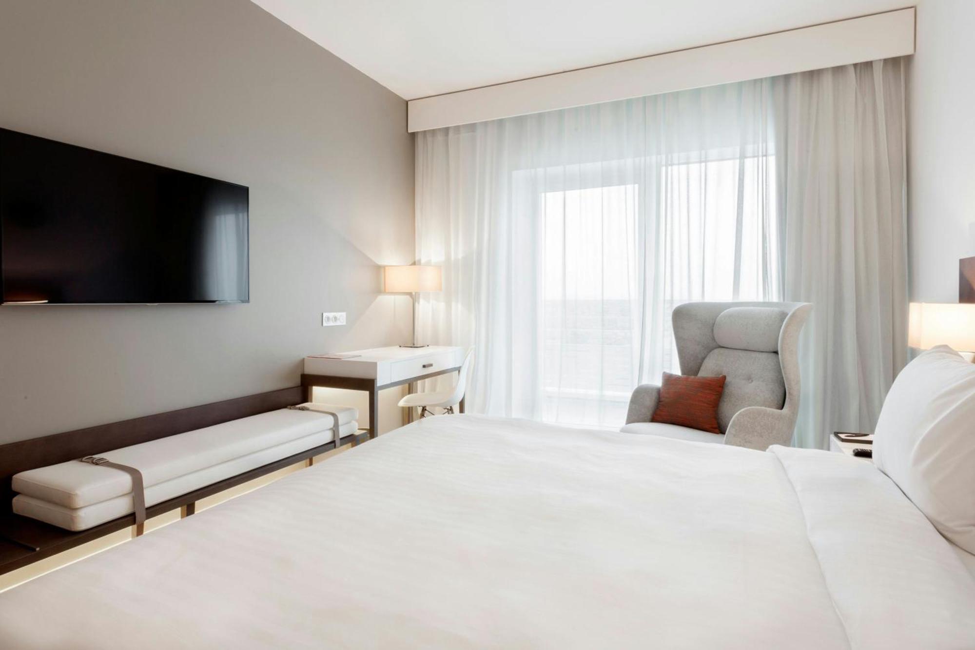 Ac Hotel By Marriott Paris Le Bourget Airport Dugny Bagian luar foto