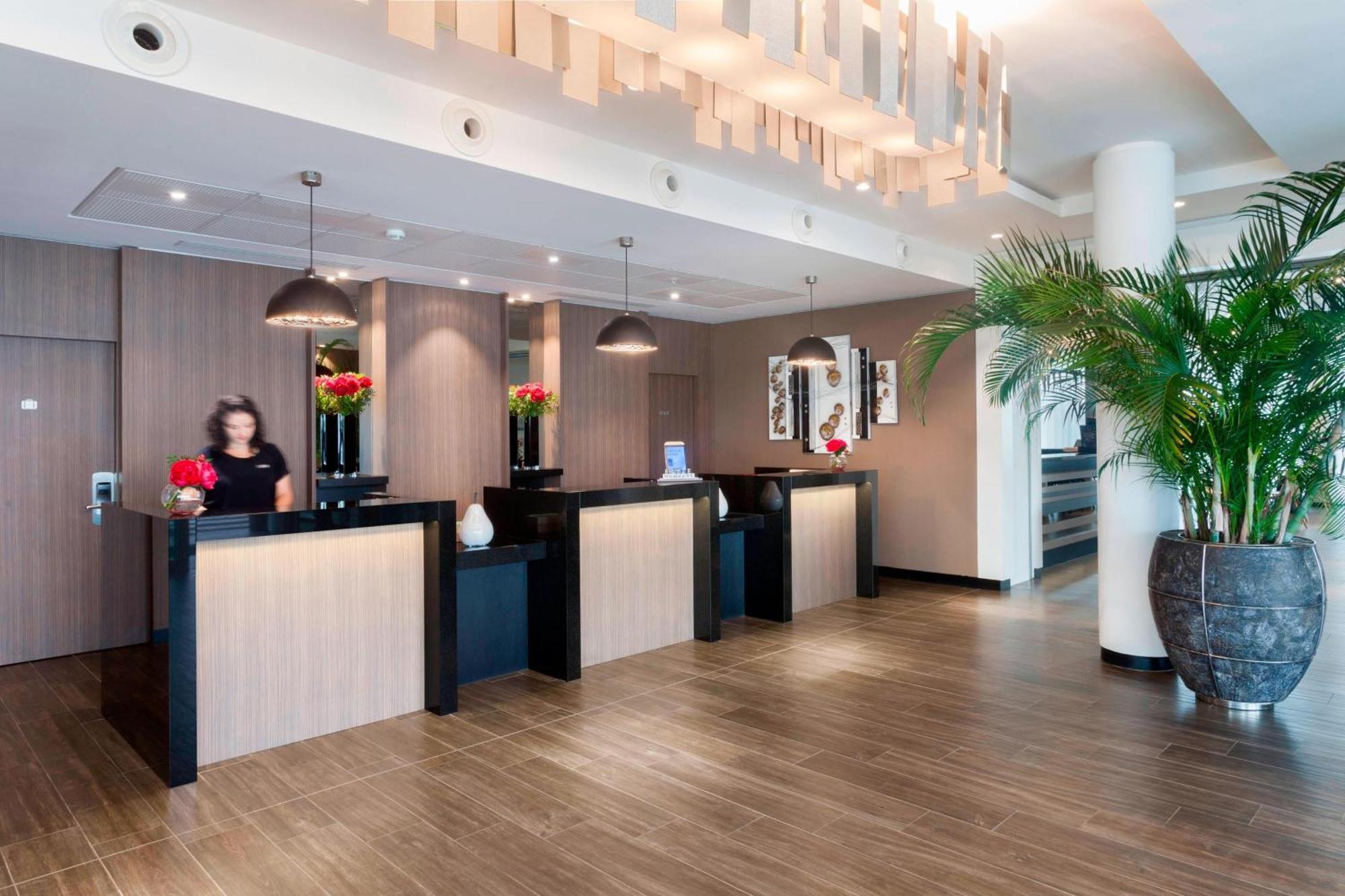 Ac Hotel By Marriott Paris Le Bourget Airport Dugny Bagian luar foto